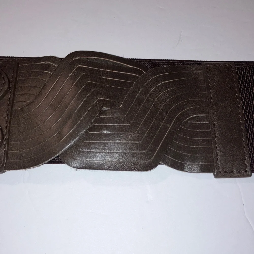 Double Buckle Adjustable‎ Brown Belt -faux leather and elastic M/L